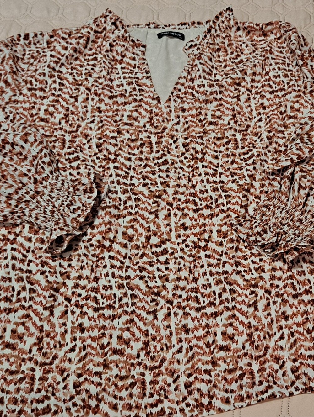 Mascomoda XXL Rust and White Abstract V-Neck Top